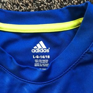 Boys adidas youth large soccer shirt
